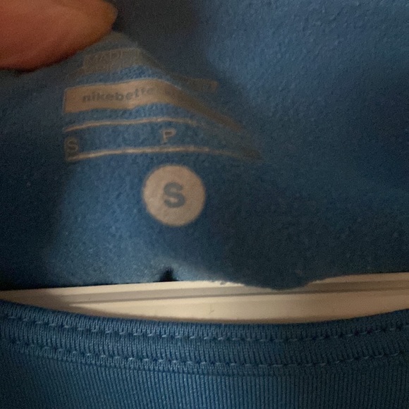 Nike blue work out top size small - Picture 3 of 3
